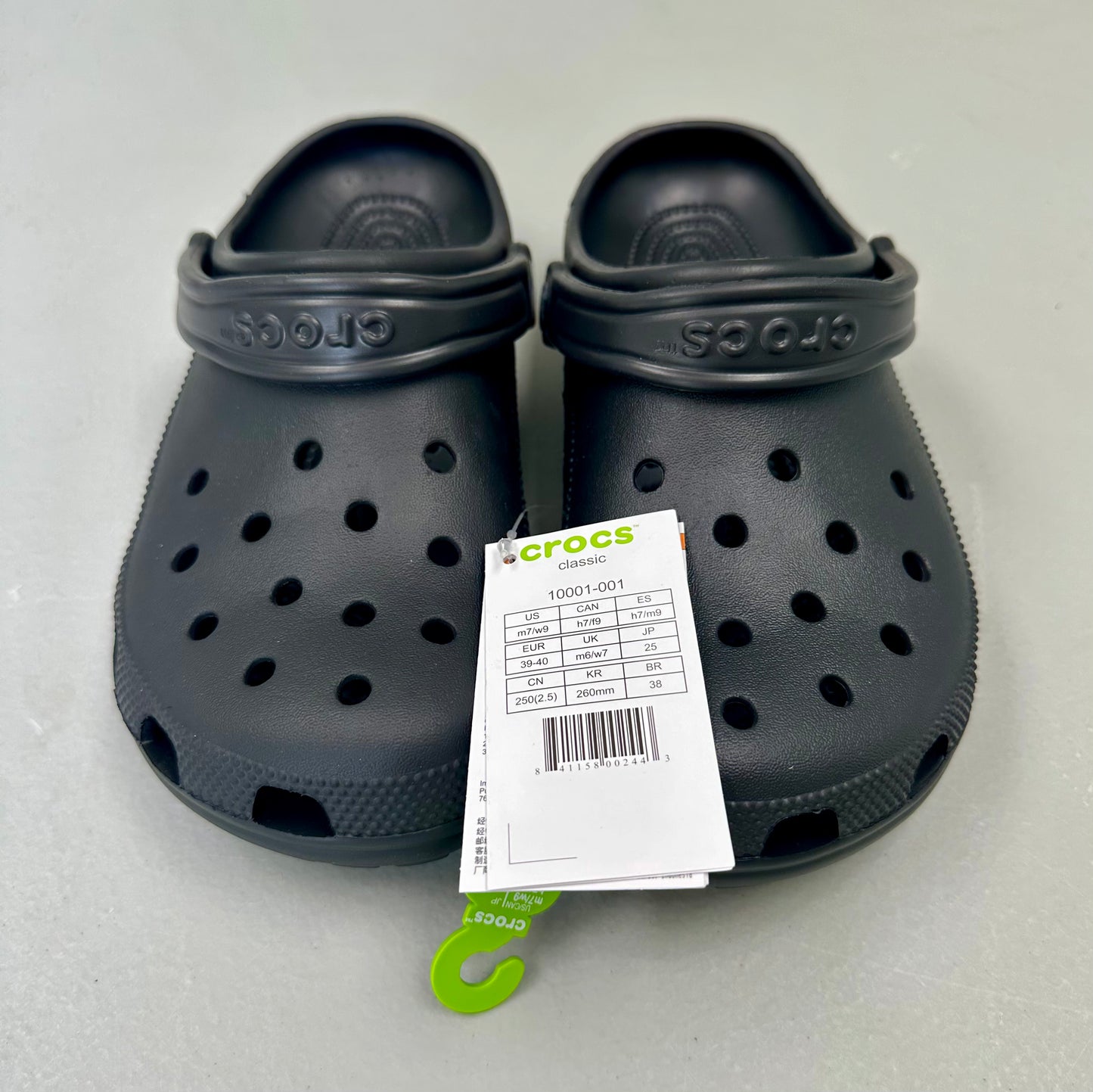Crocs Unisex-Adult Classic Clog, Clogs for Women and Men (Women’s Size 9, Men’s Size 7)