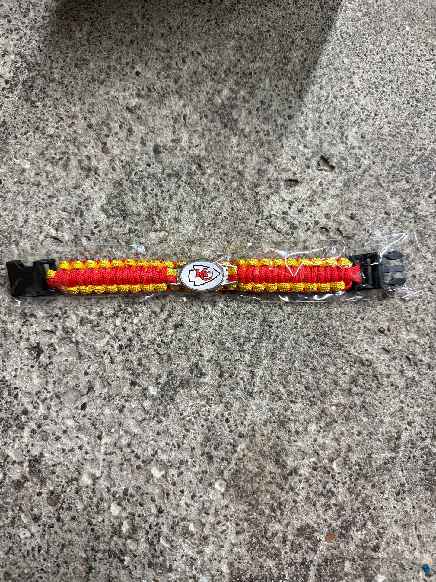 KC Chiefs Paracord Bracelet,Colorful Paracord Woven Flag Bracelet with Snap Clip Bracelet Convex Glass Bracelet Gift for Men Women