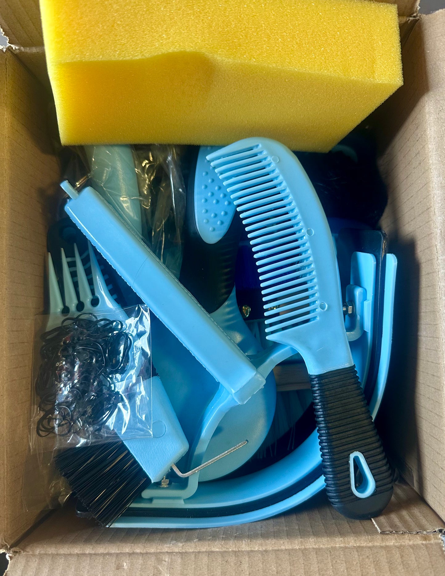 Horse Grooming Kit, 14-in-1 Professional Horse Brush Supplies Set for Grooming & Care, with Horse Brushes, Curry Comb, Hoof Pick & Waterproof Storage Tote Bag for Shining, Detangling, Massaging(Blue)