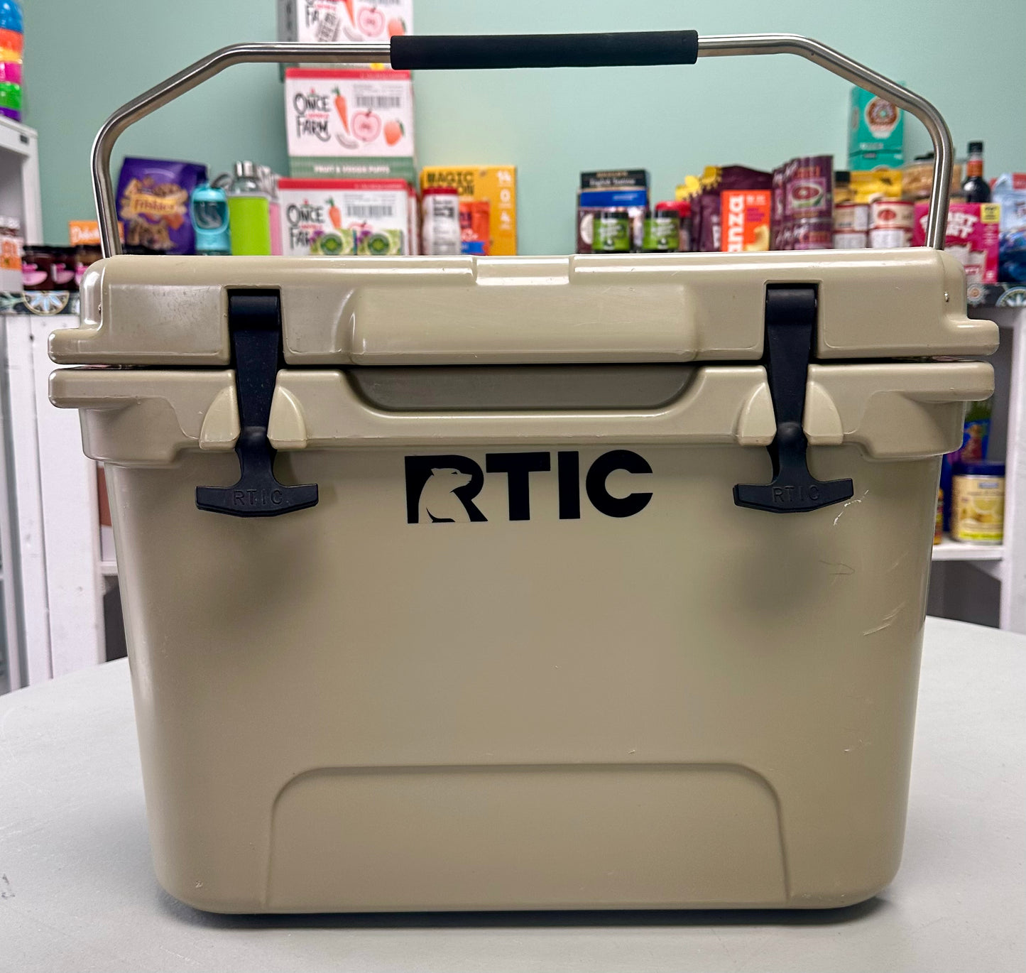 RTIC 20 QT Ultra-Tough Hard Cooler, Portable Hard Ice Chest Box for Beach, Drinks, Camping, Picnic, Fishing, Boat and Barbecue