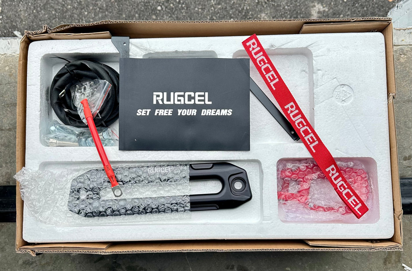 RUGCEL WINCH 13500lb Synthetic Rope Winch 12V Waterproof Electric Winch,2 in 1 Wireless Remote Control, for SUV, Truck & Trailer - TANK Series (TANK 13500LB)