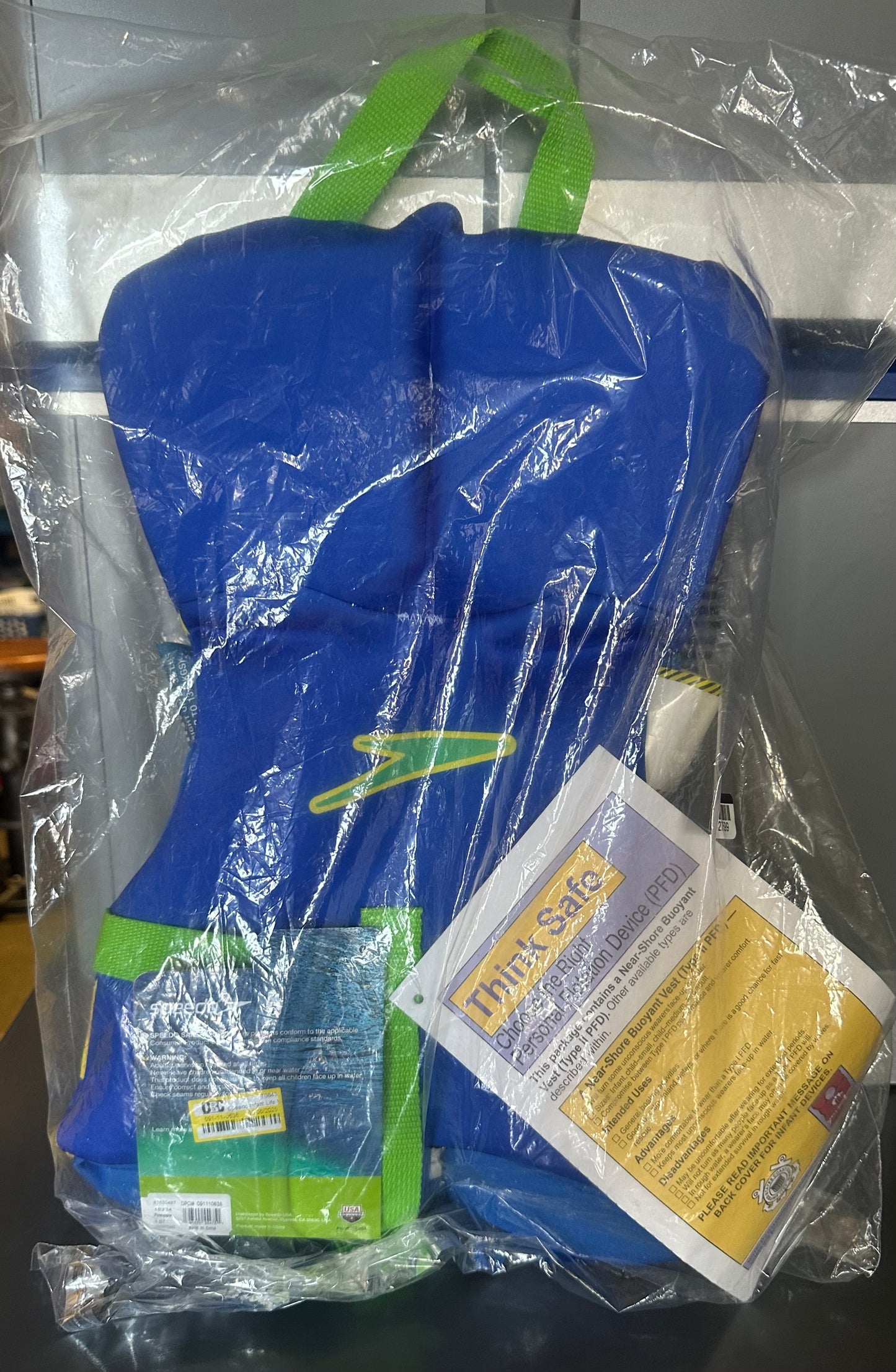 Speedo Kids' Life Jacket Vest - Green/Blue/Yellow: Zipper & Buckle Closure