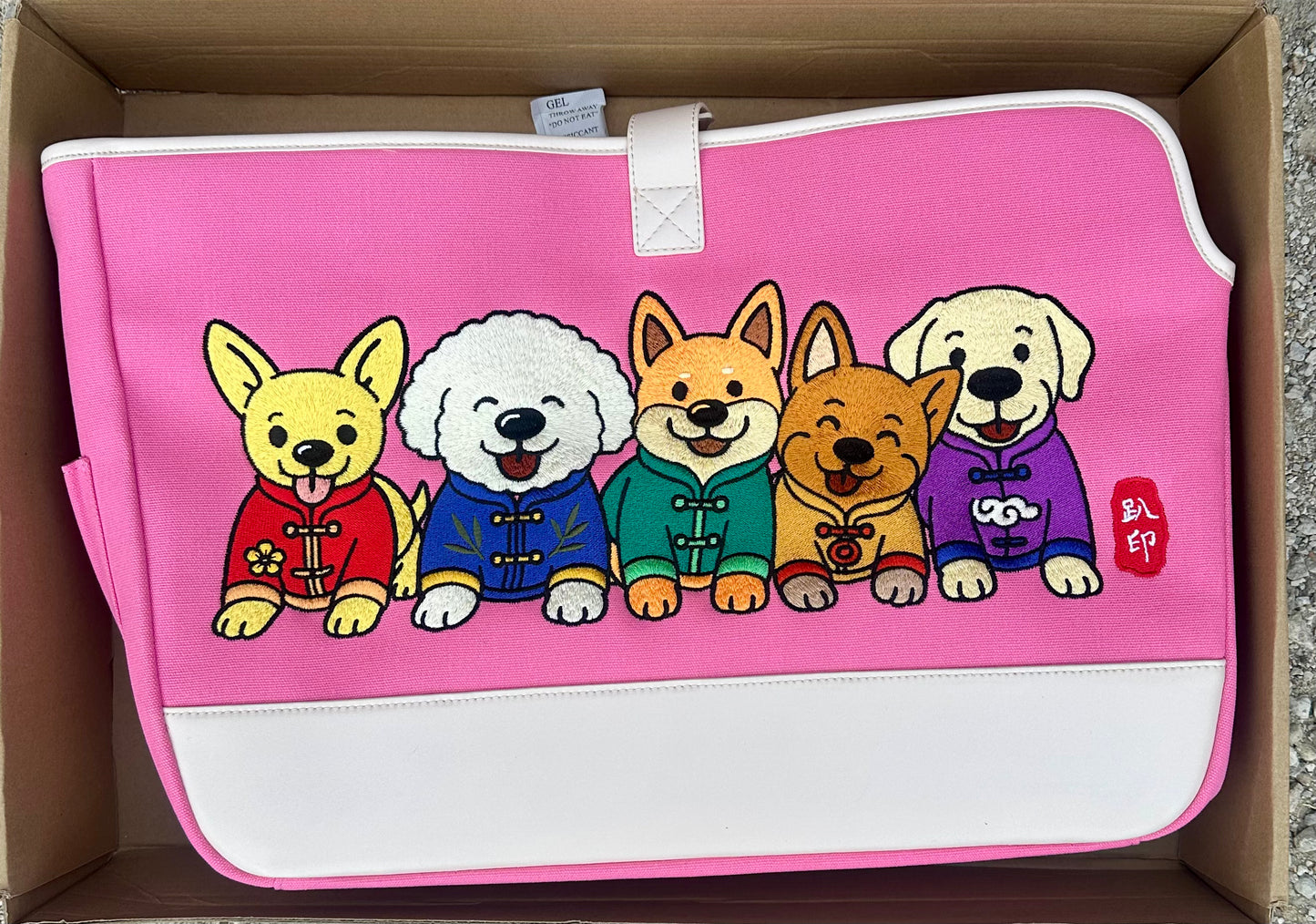 Dog Purse Carrier for Small Dogs, PU Canvas with Magnetic Buckle Durable PU canvas dog purse carrier for pets up to 15lbs, has magnetic buckle, no-sag base & safety tether for daily use
