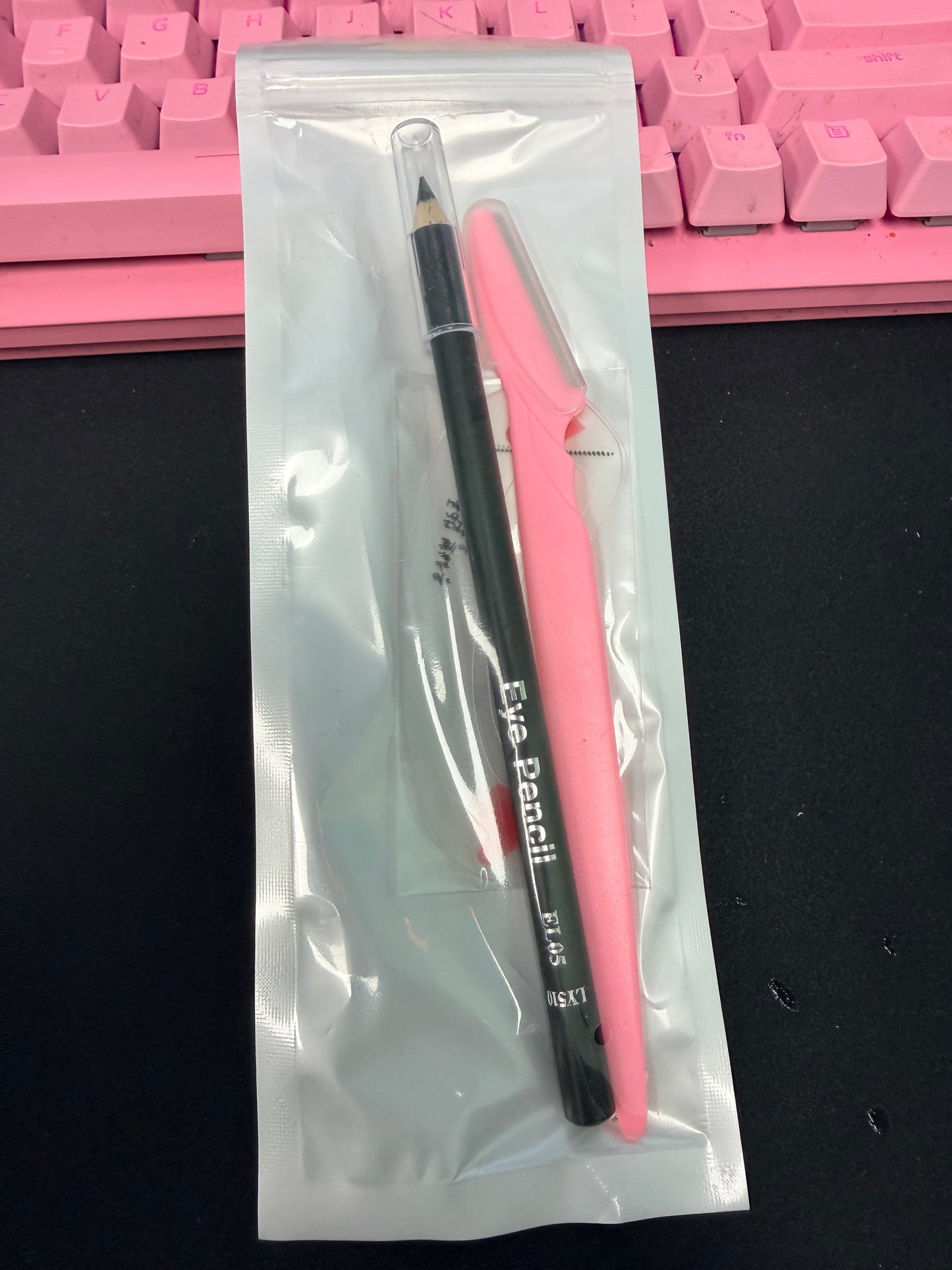 Waterproof Eyeliner Pencil Set, Long Lasting and Smudge Proof Makeup Eye Liner; [5-in-1] Eyeliner *1; Eyebrow Stencil *3; Eyebrow Razor *1, Black #-0112051