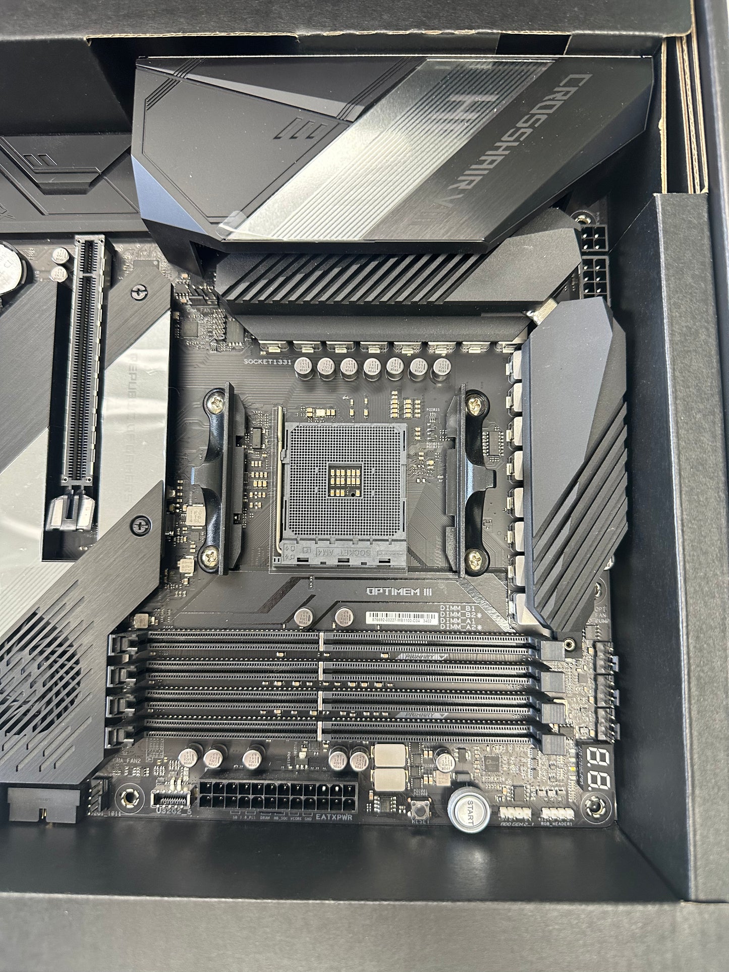ASUS ROG Crosshair VIII Hero X570 AM4 Gaming Motherboard – Open Box