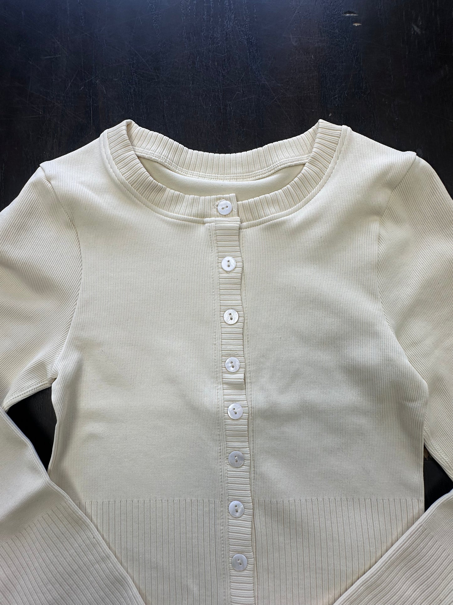 Women Button Front Knit Crop Top, Summer Long Sleeve Ribbed Open Front Slim Fit Casual Top (Size Medium)